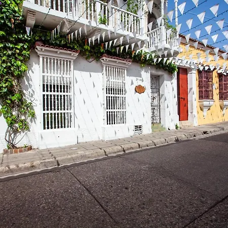 Lodge Casa De Guerrero En El Corazon De Getsemani Cartagena